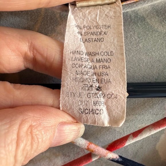 Lara Fashion Women’s Short Sleeve Tee Size Small - Picture 4 of 4